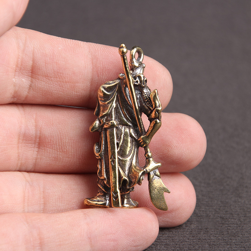 Tượng Phong Thủy Hình Quan Công Cầm Đao (Kích Thước: 4.6cm x 2.5cm)