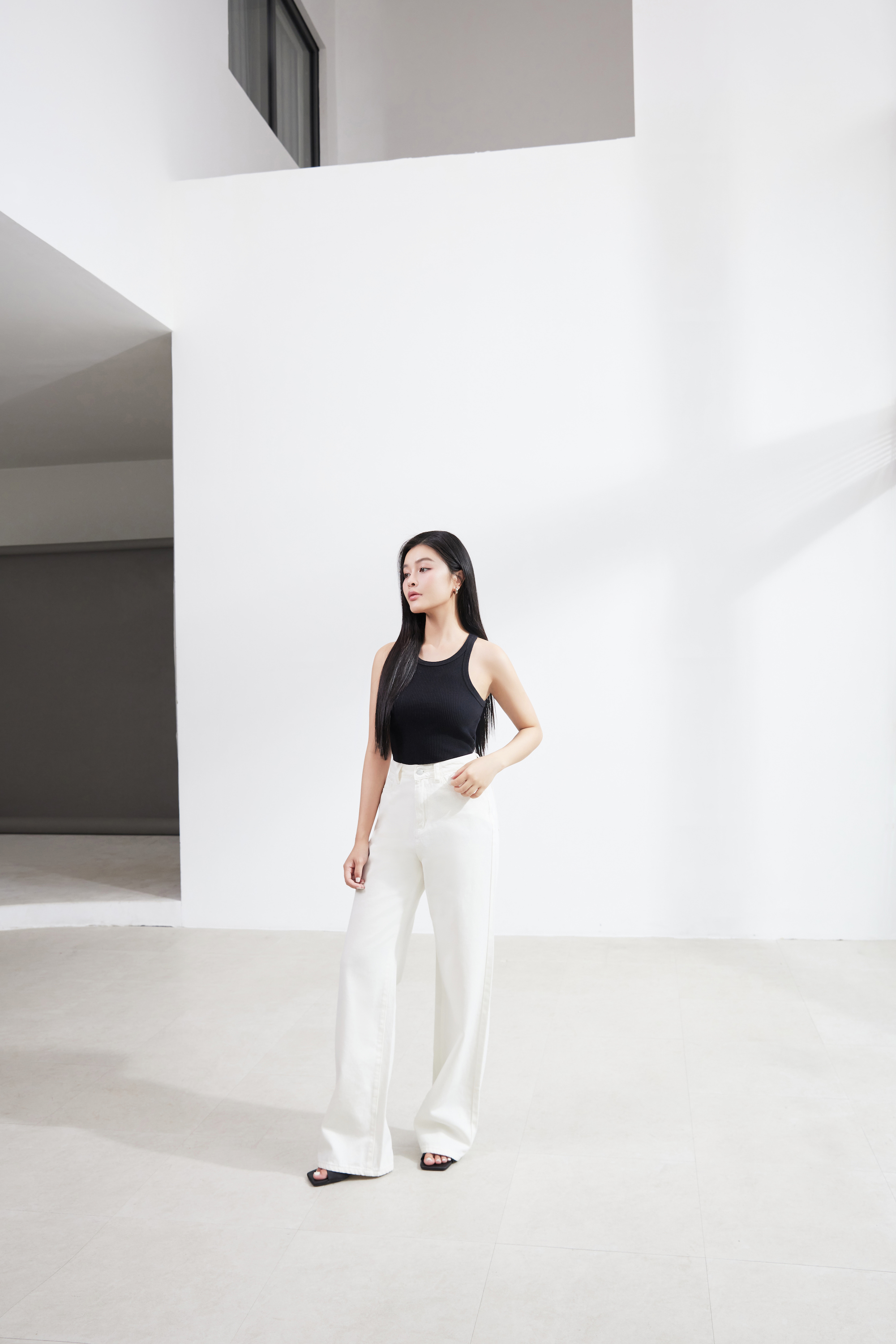 AOEM STUDIOS - THE LADY JEANS - QUẦN JEANS DÁNG DÀI "HACK CHÂN"