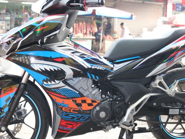 Tem Trùm Exciter 150 đen viền xanh