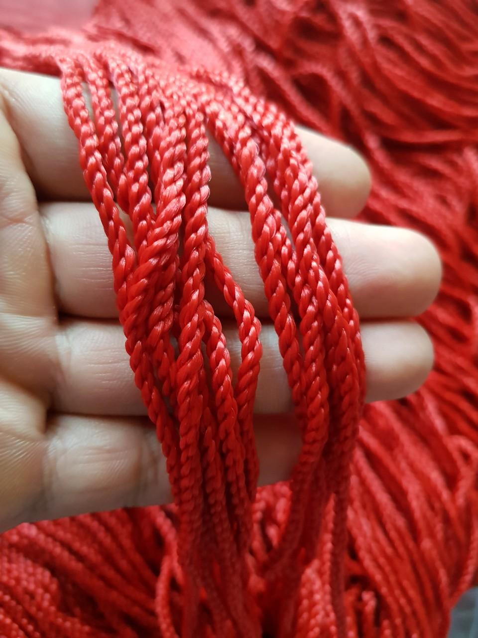 1 kg Dây dù phi 3mm màu đỏ dùng đan lưới, thả diều.