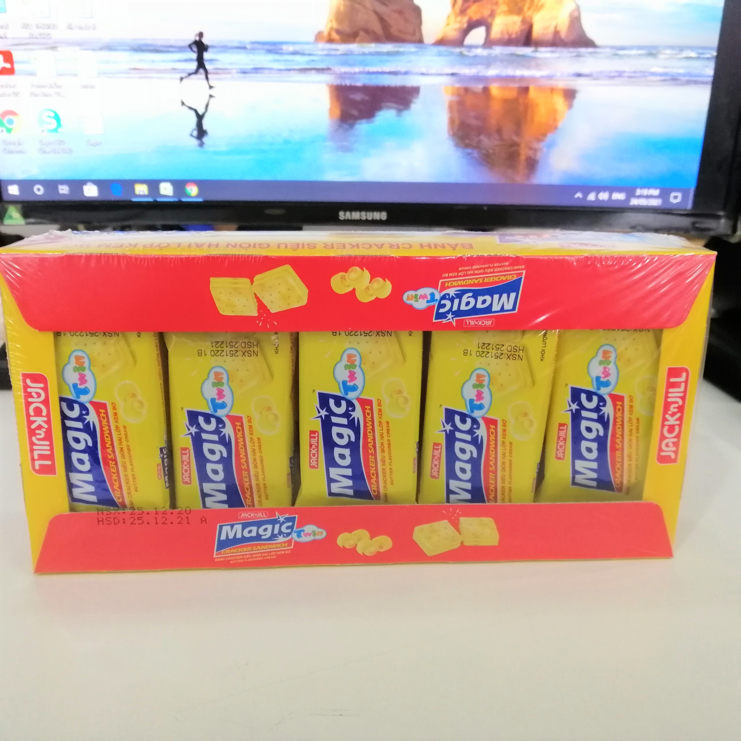 Bánh Magic Cracker Siêu Giòn Hai Lớp Kem Bơ (Hộp 20 gói)