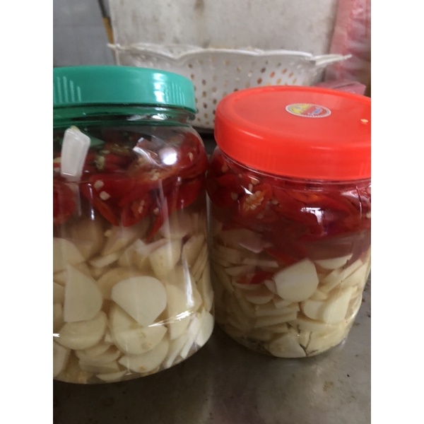 Tỏi cô đơn ngâm giấm ớt thơm ngon