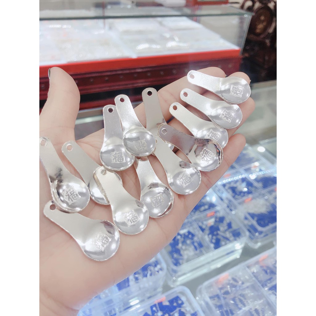 Thìa bạc nguyên chất dùng để đánh cảm