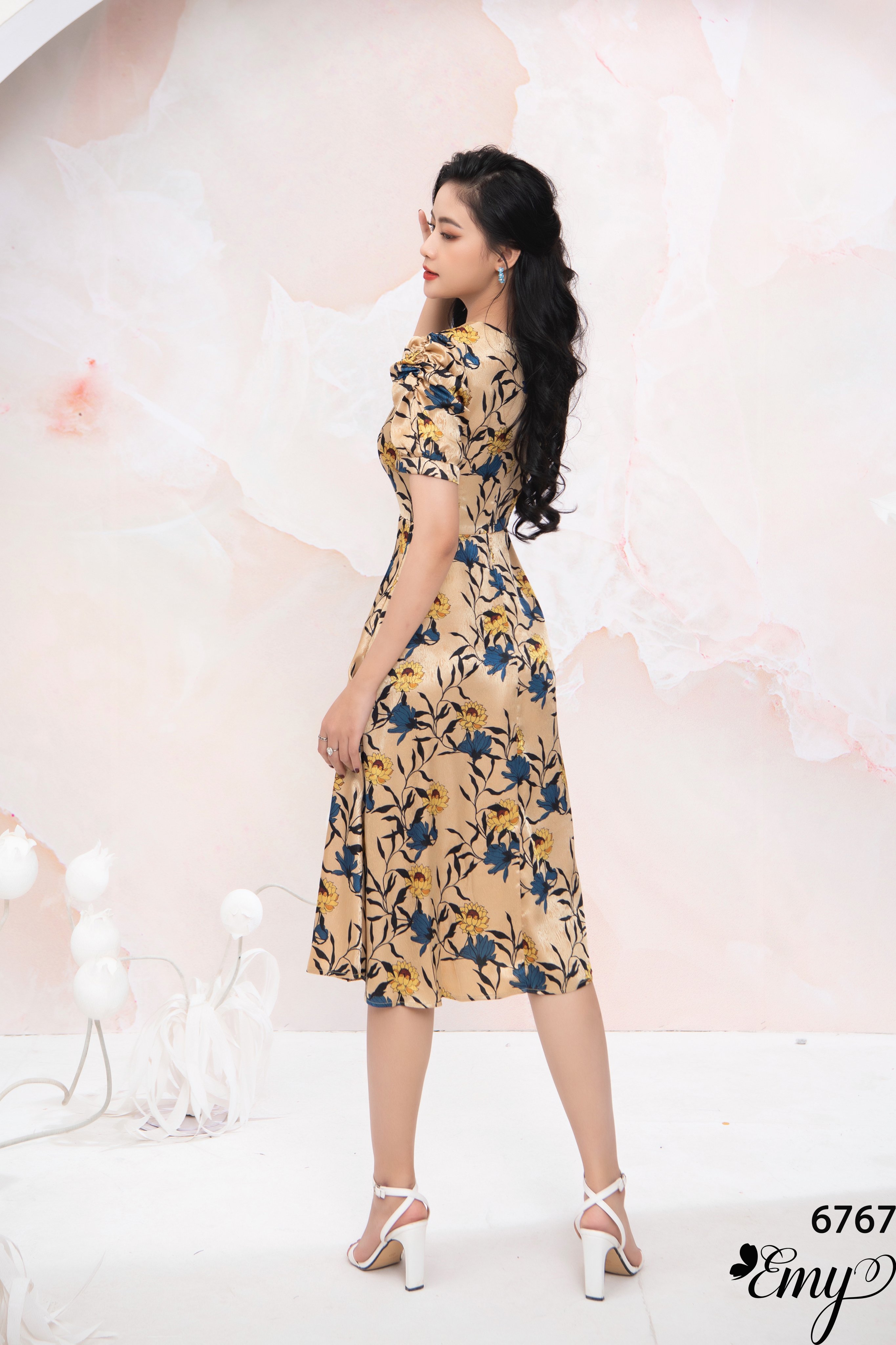 Đầm EMY EM6767 Xoè Lụa Vân Họa Tiết Hoa