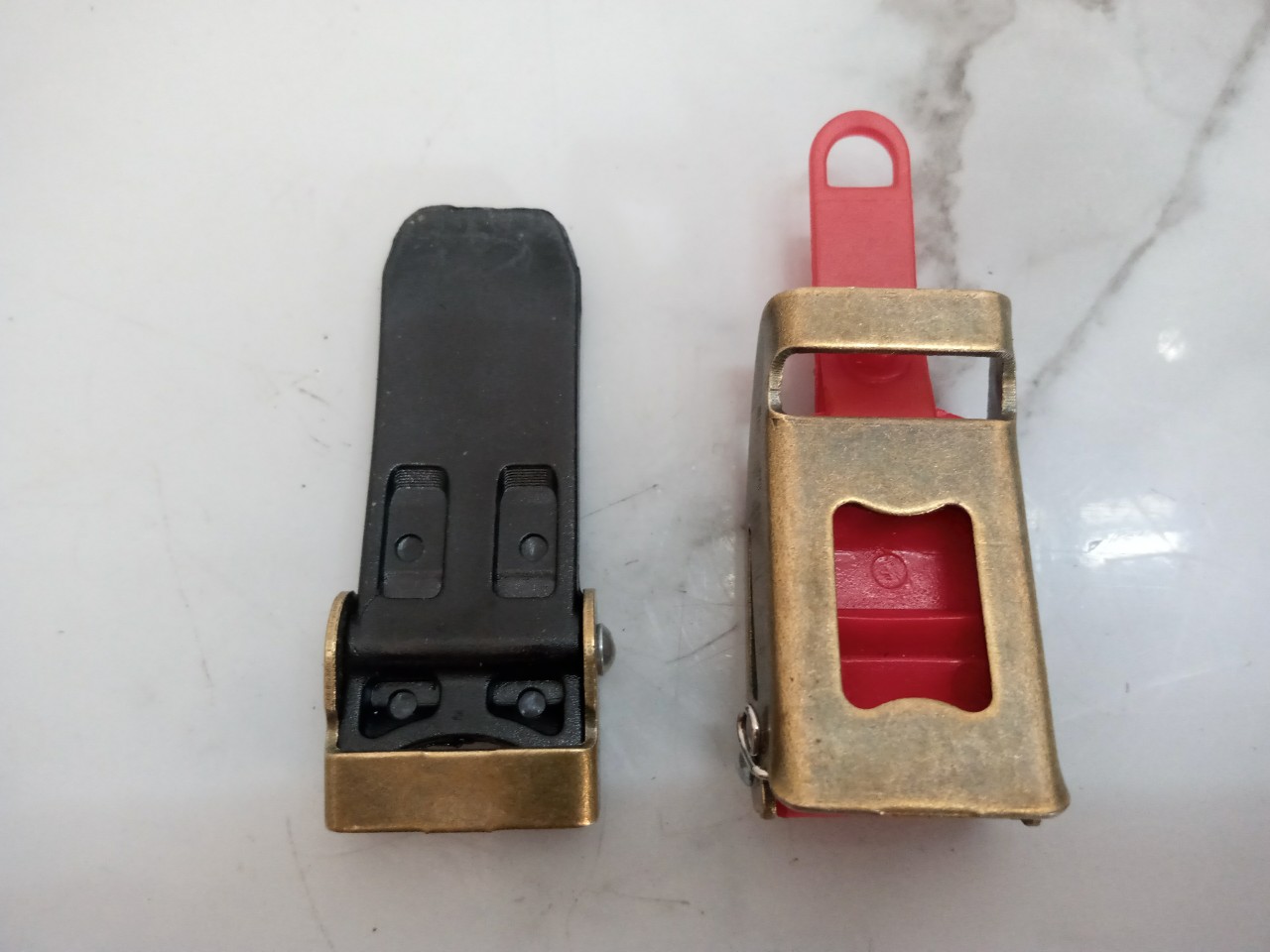 Khoá cài quai mũ bảo hiểm ( phụ kiện)