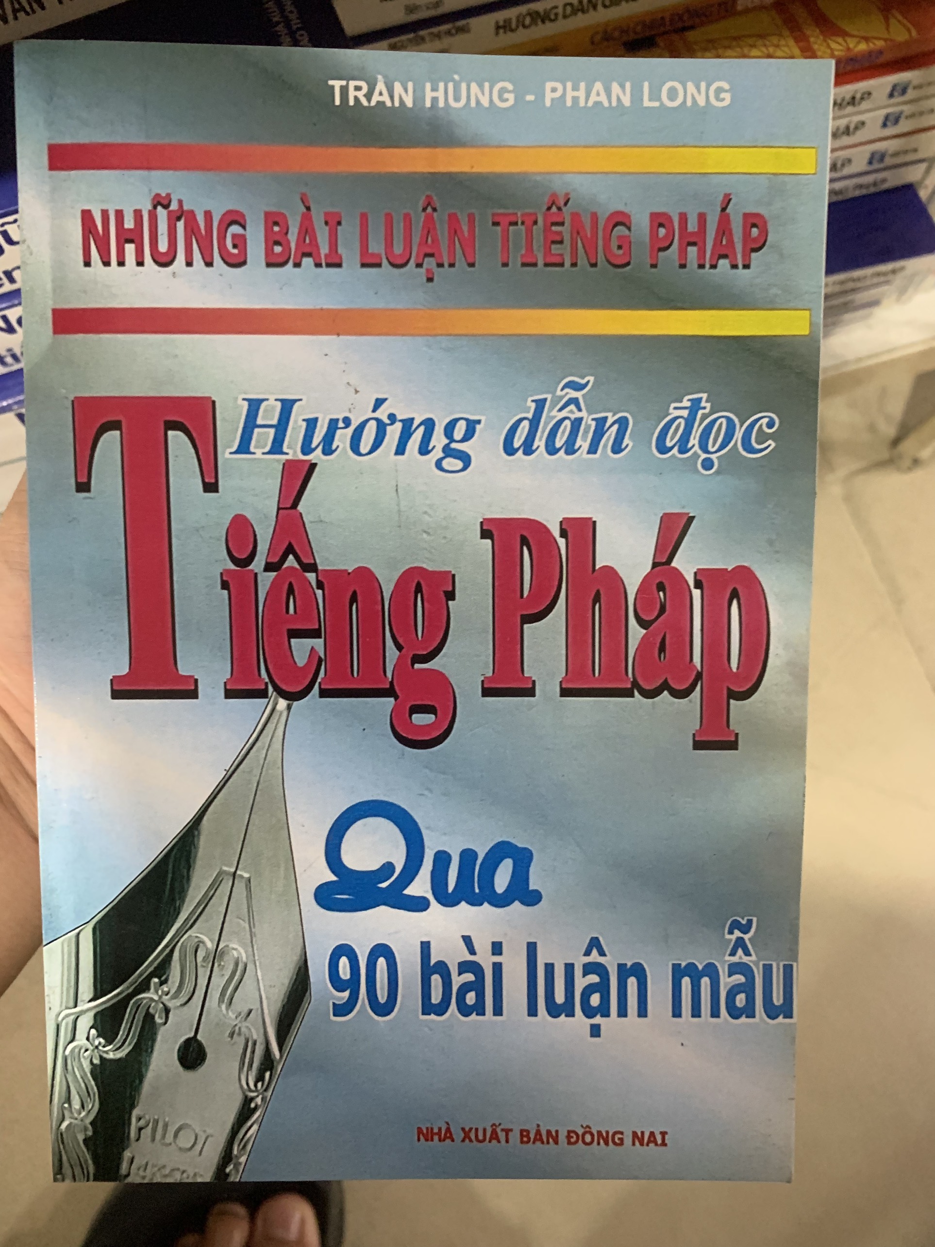 Sách Hướng dẫn học tiếng Pháp qua 90 bài luận mẫu