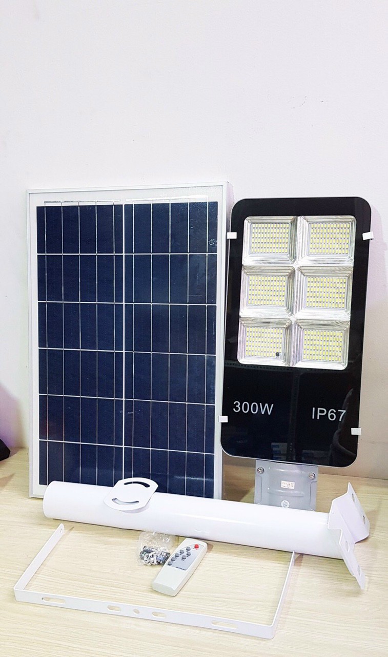 Đèn đường năng lượng mặt trời tấm pin rời 300W Có remote Có giá đỡ gắn đèn