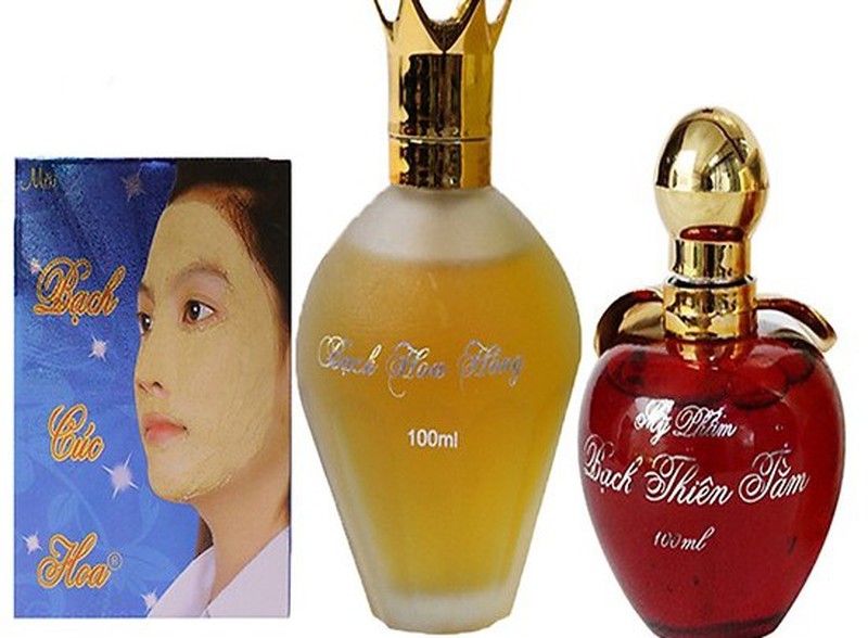 Nước Trị Mụn Bạch-Hoa-Hồng