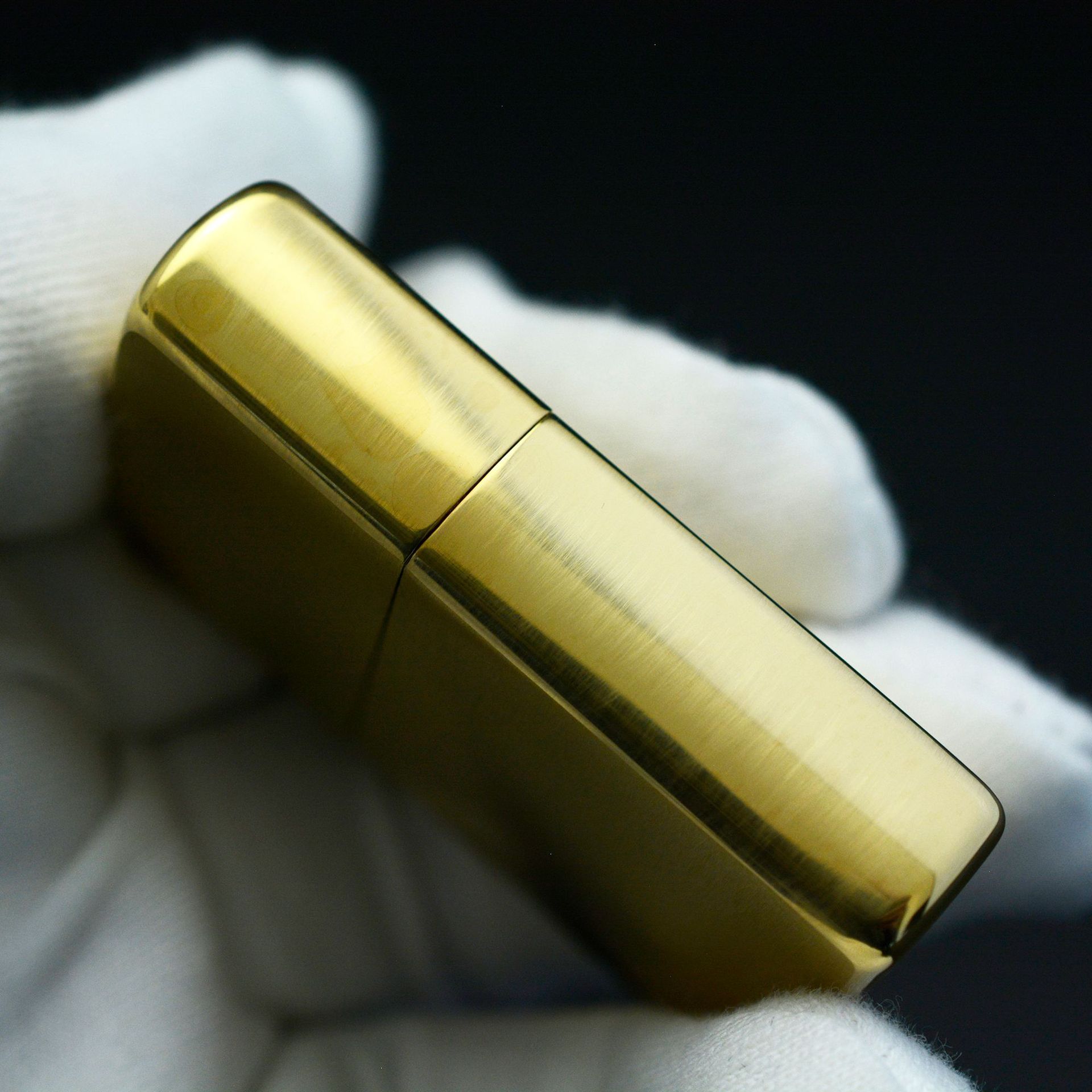 Bật lửa Zippo chính hãng có tem đỏ  - Zippo Brushed Brass 204B
