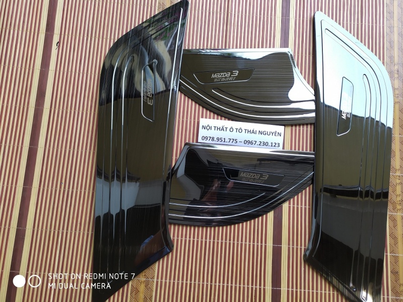 Ốp chống xước tabli cánh cửa Mazda 3 titan 2017-2019