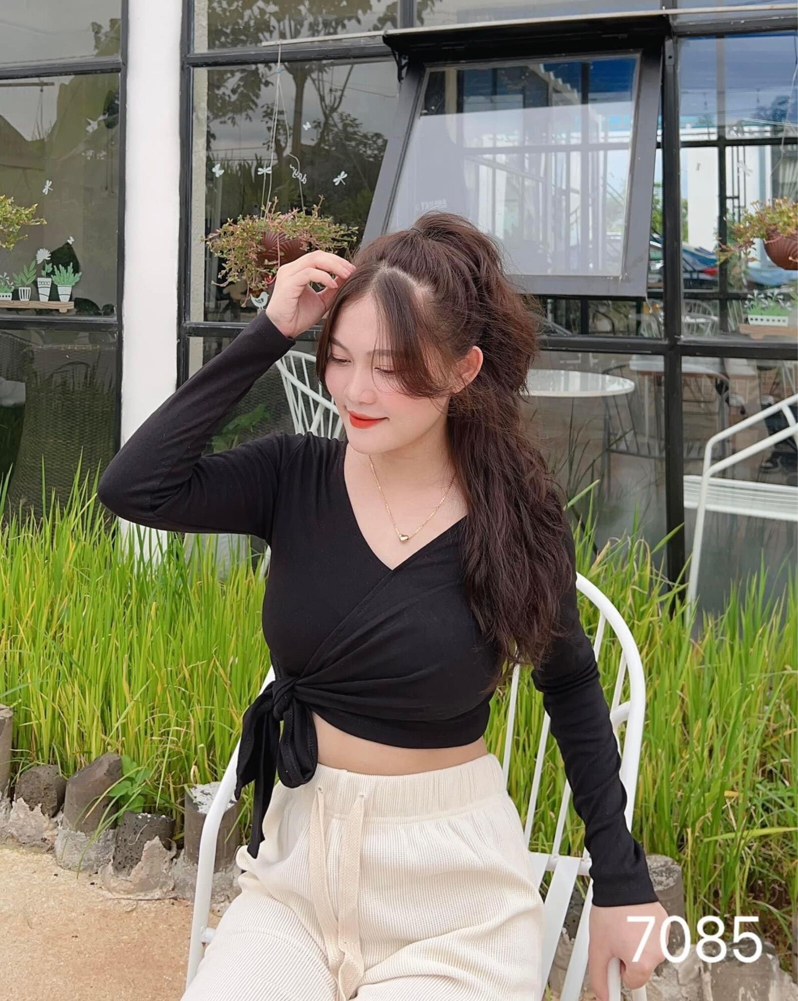 Áo thun cổ V tay dài thắt nơ hông