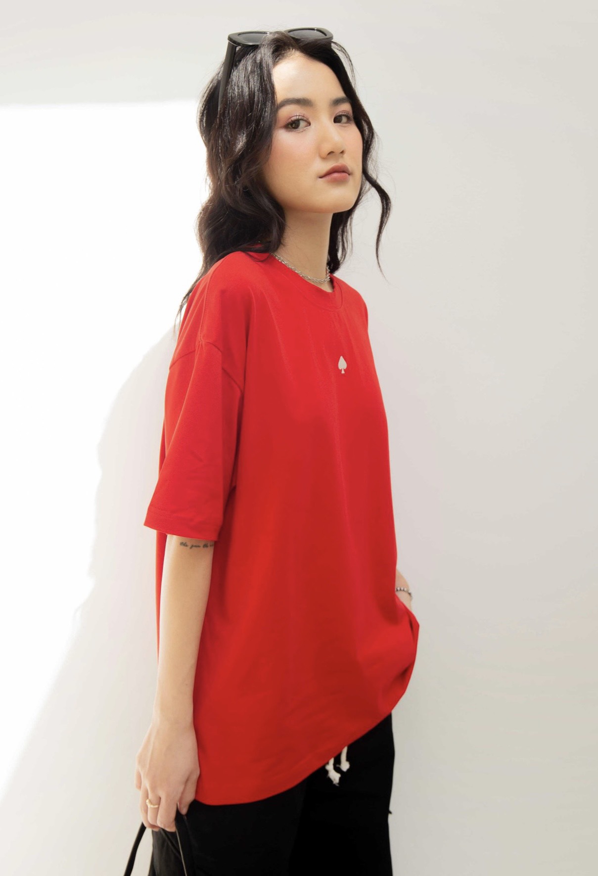 [Nhập LAZSOCIALBAU12 giảm 12% đơn 99K] Áo thun nữ logo RED/ WHITE  form rộng | JUDITH Tee | Secodee