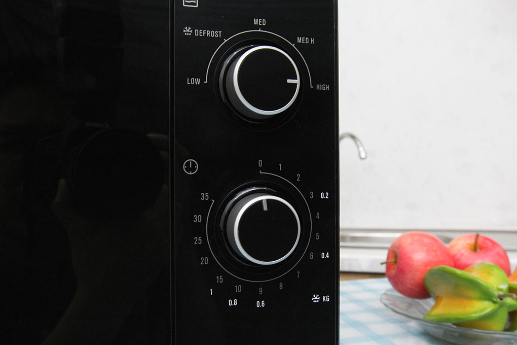 Lò vi sóng Electrolux EMM2308X 23 lít