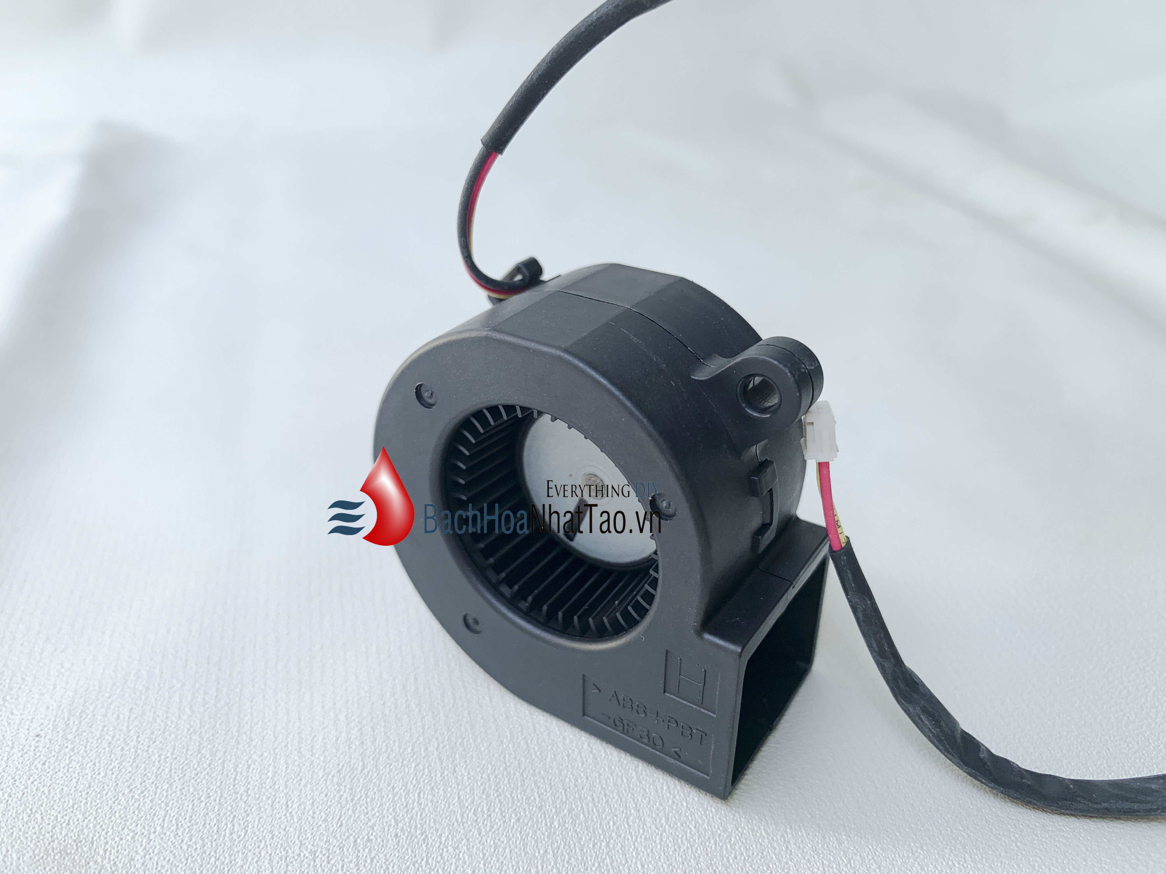 Quạt Sò Nidec Servo 5cm x 2.5cm 12v