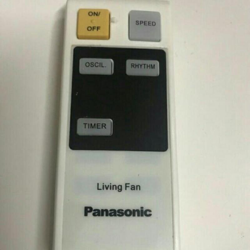 Điều khiển quạt Panasonic treo tương, cây tặng pin