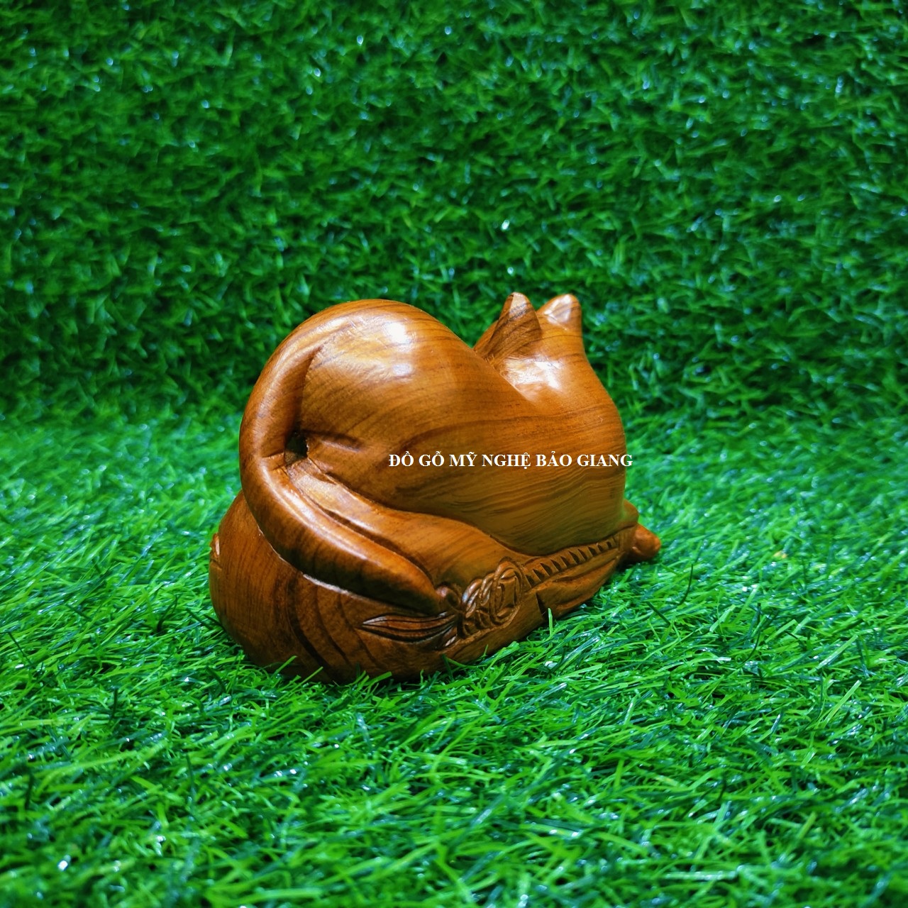 Tượng con mèo gỗ hương 15 cm