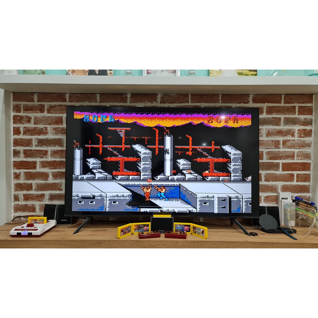 Máy chơi game 4 nút C37 tay bluetooth + băng 600 game