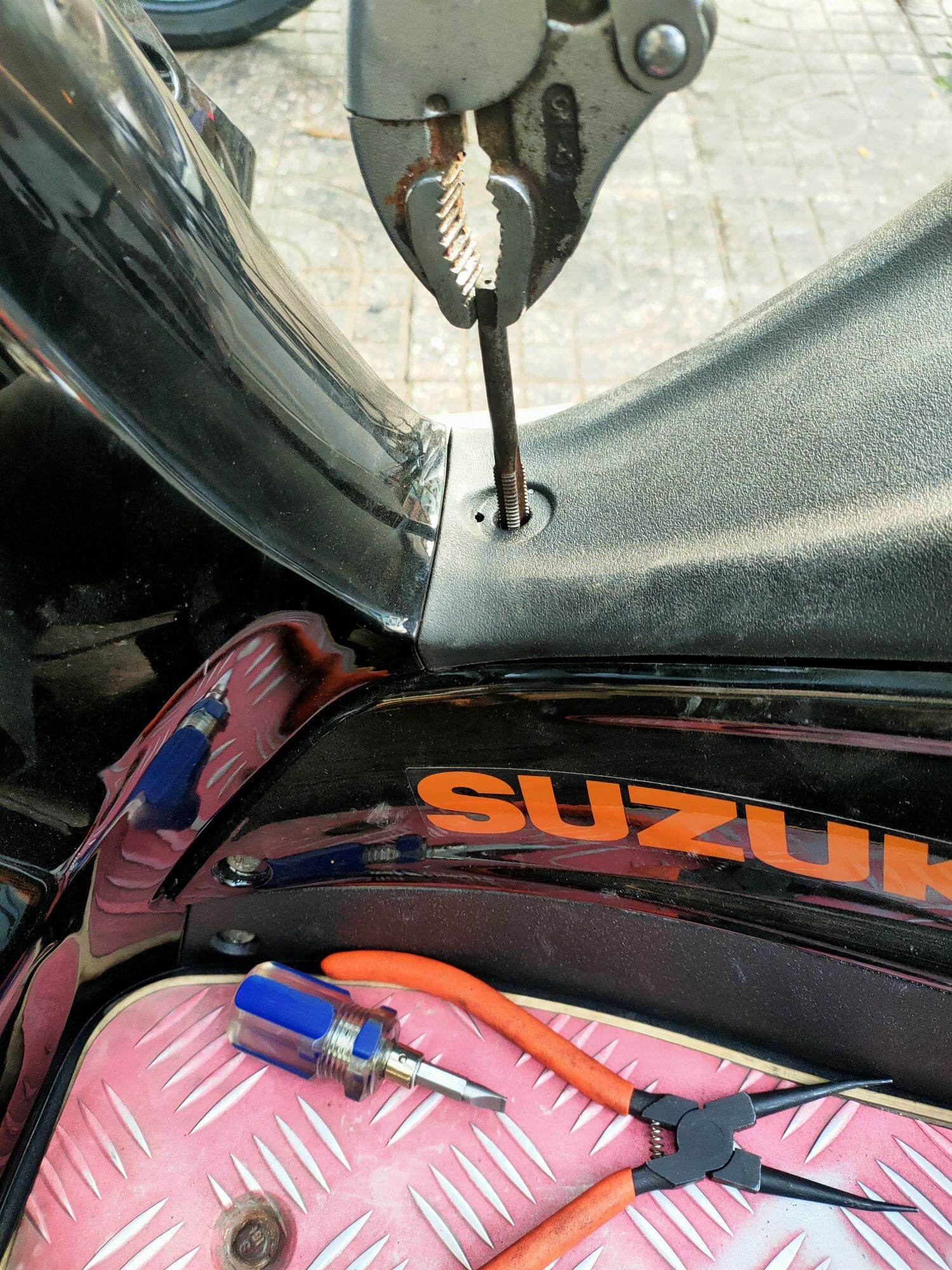 Baga giữa suzuki Hayate