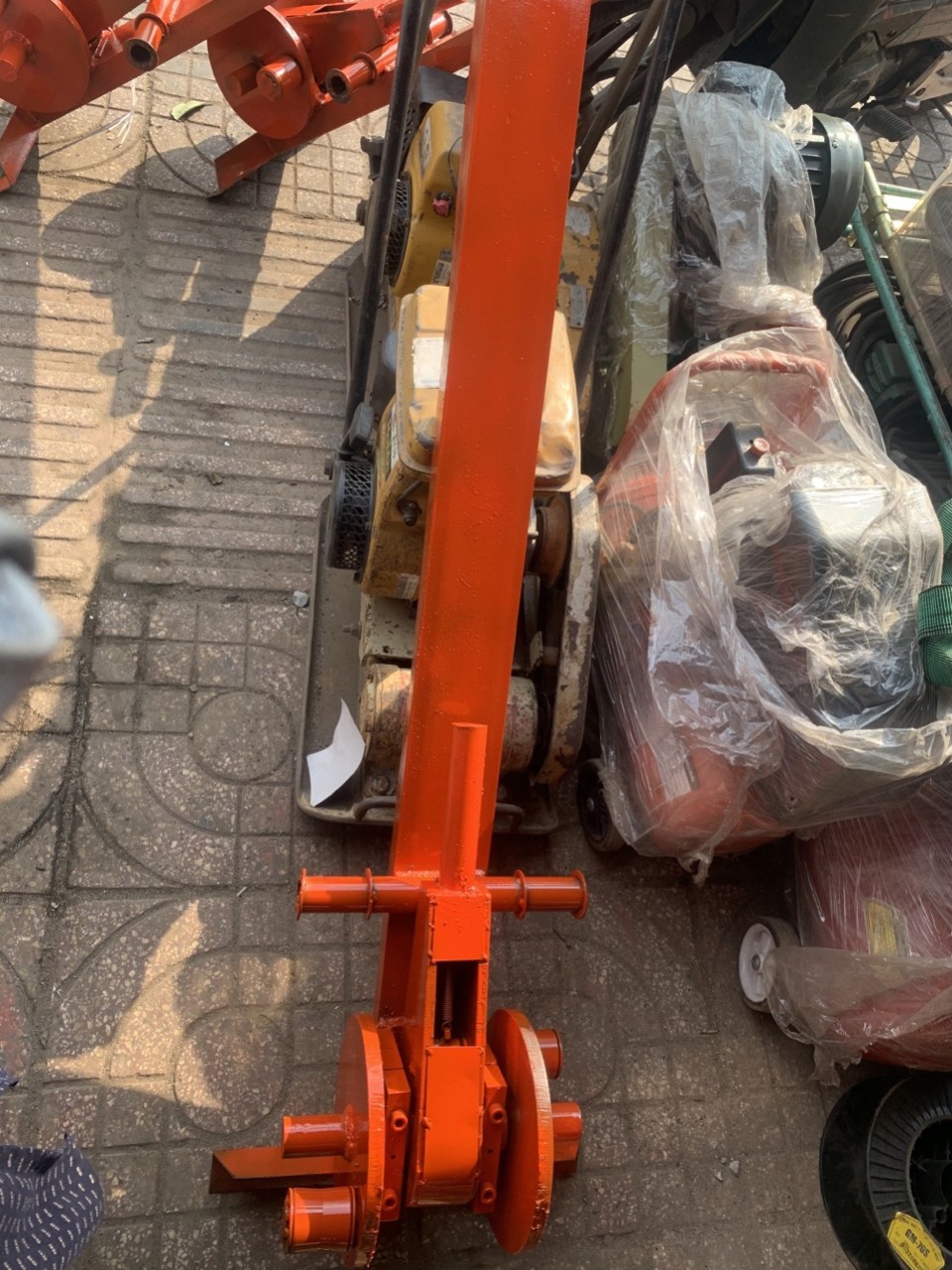 Bàn bẻ sắt phi 14-25 ( Cam)