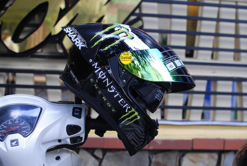 Mũ JK316 Lên tem Shark Lorenzo và đuôi gió Shark