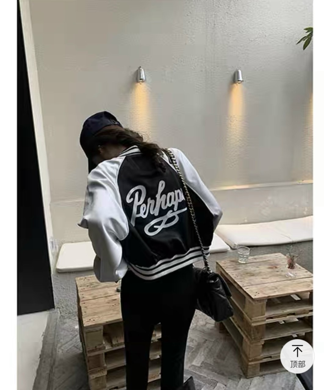 Áo khoác bomber lửng lưng thêu logo cực xinh