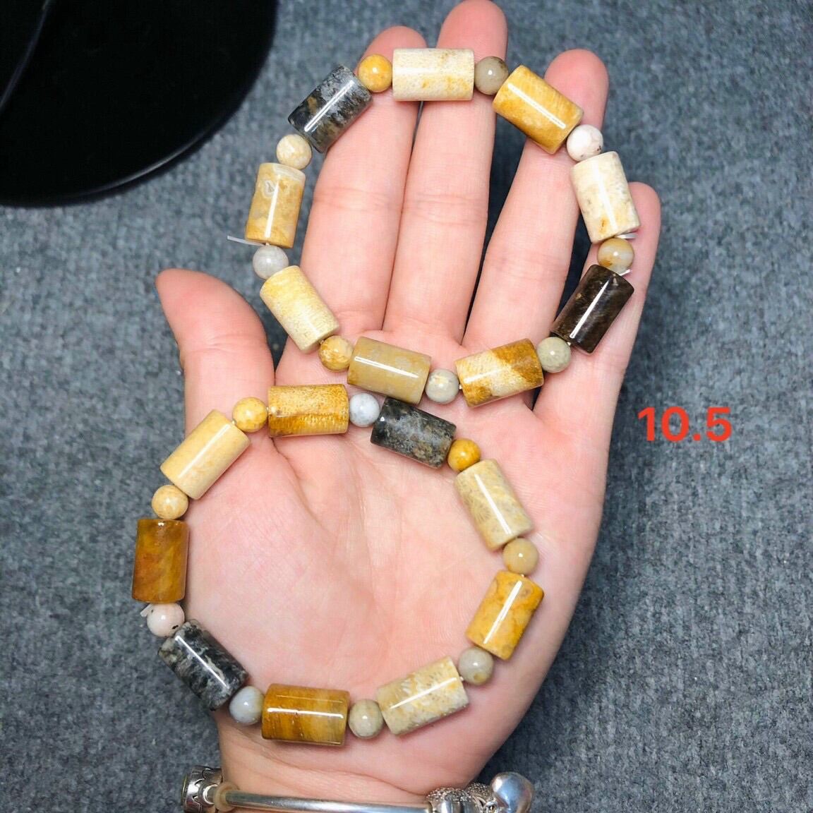 [FreeshipMAX] vòng tay lu thống đá san hô 10.5 mm