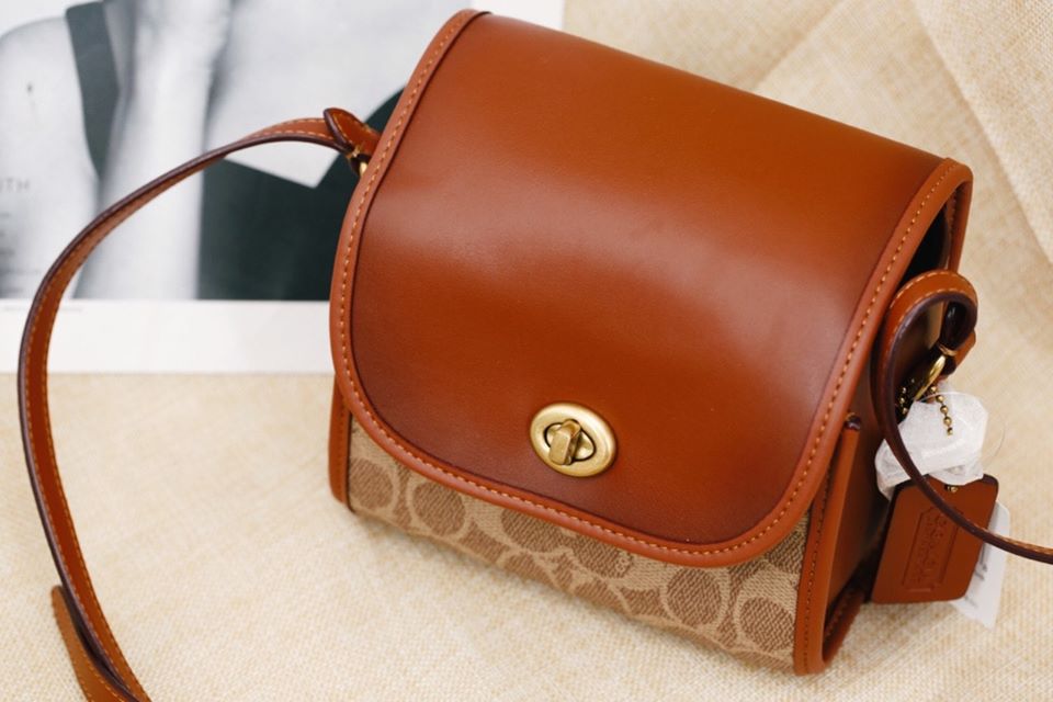[HCM]Túi COACH TURNLOCK Mẫu mới 2020 của Coach.