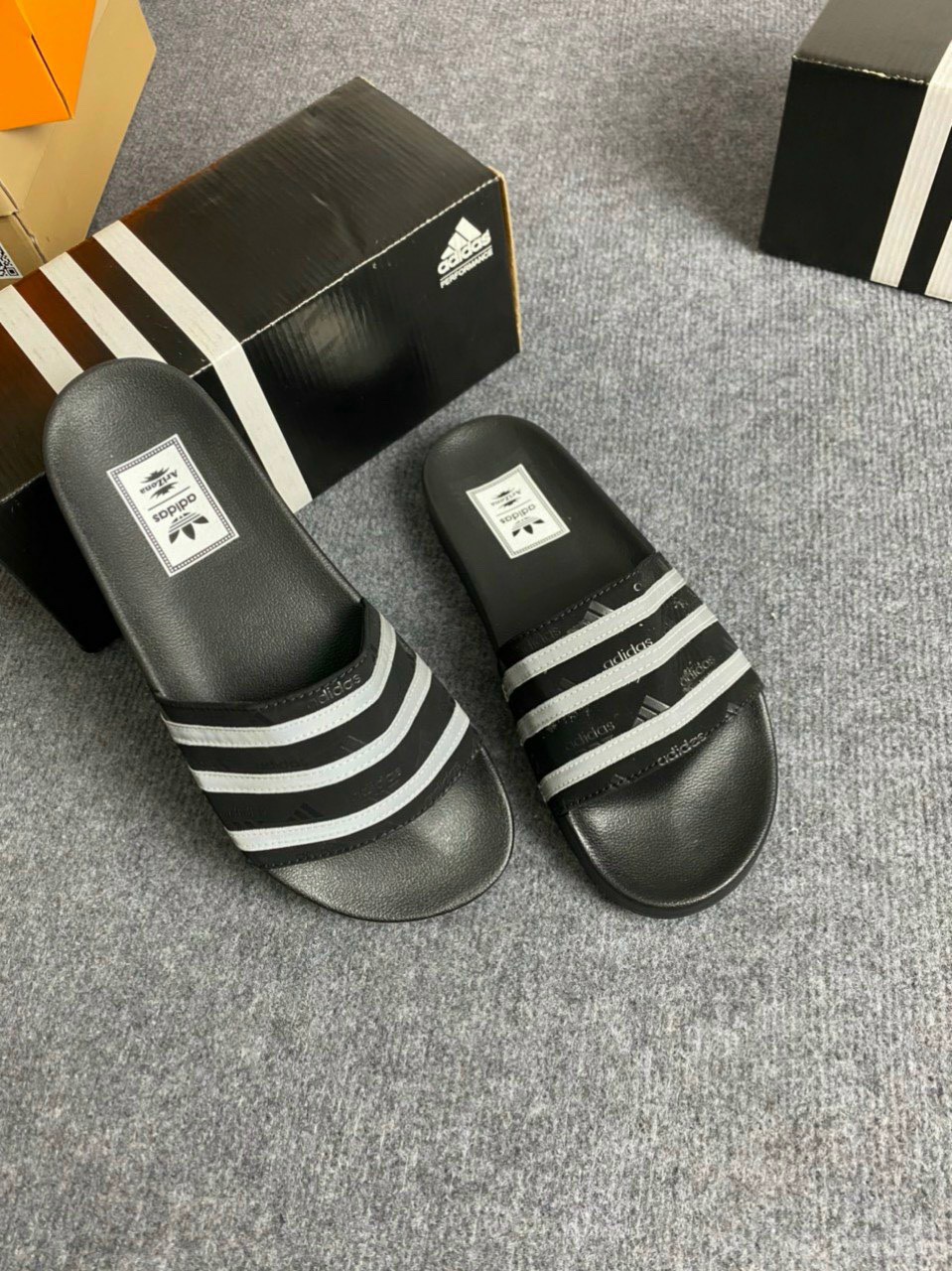 Dép  lê  Adidas   chuẩn  Hot  nhất  2021