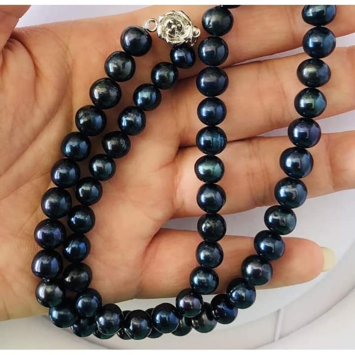 Chuỗi đeo cổ hạt màu đen ánh xanh 7ly - ngọc trai trường thịnh