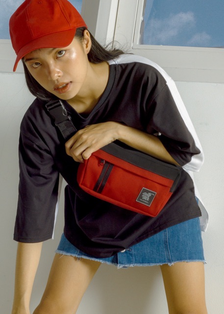 Túi đeo chéo Pocket Hip Pack Tote Talk