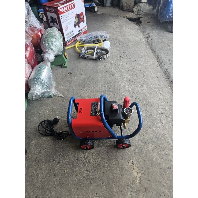 Máy rửa xe BTEC BT3000 (có chỉnh áp)