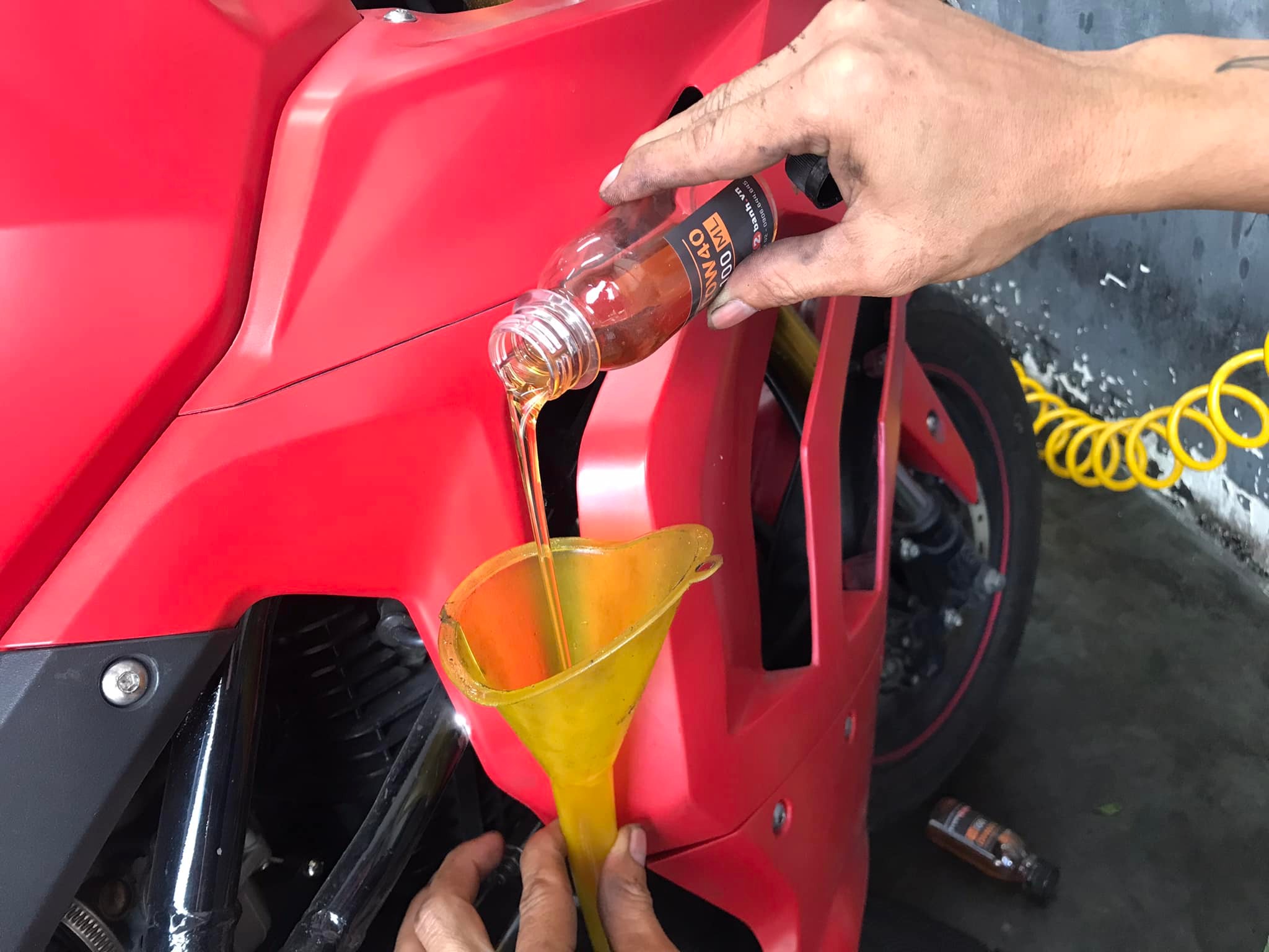 Nhớt Motul H-Tech 100 4T 10W40 chiết lẻ 100ml