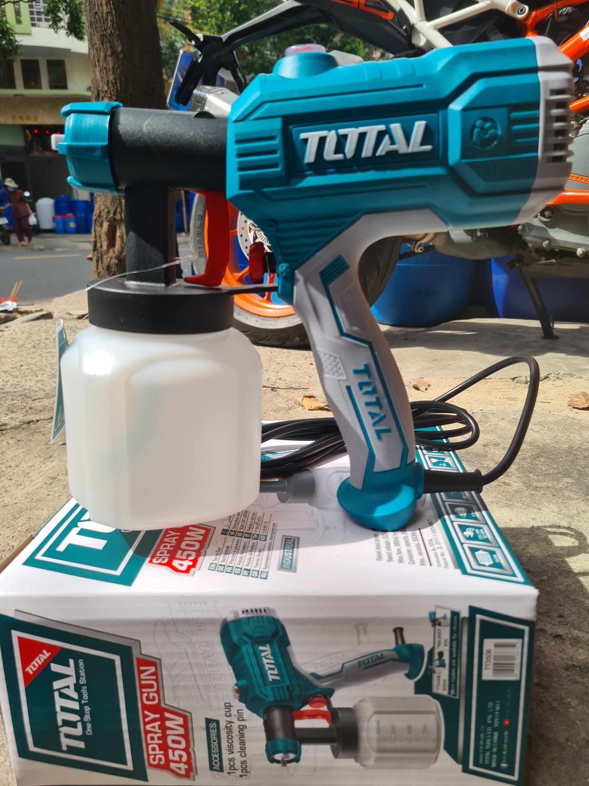 Súng phun sơn dùng điện 450w total tt3506