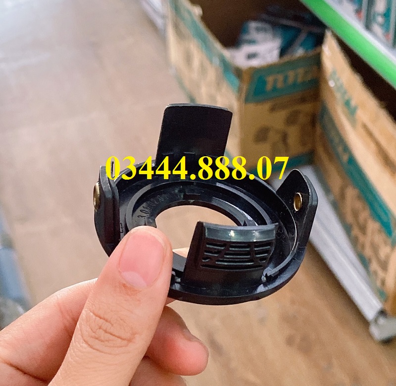 Nắp ổ cước của máy cắt cỏ GL300