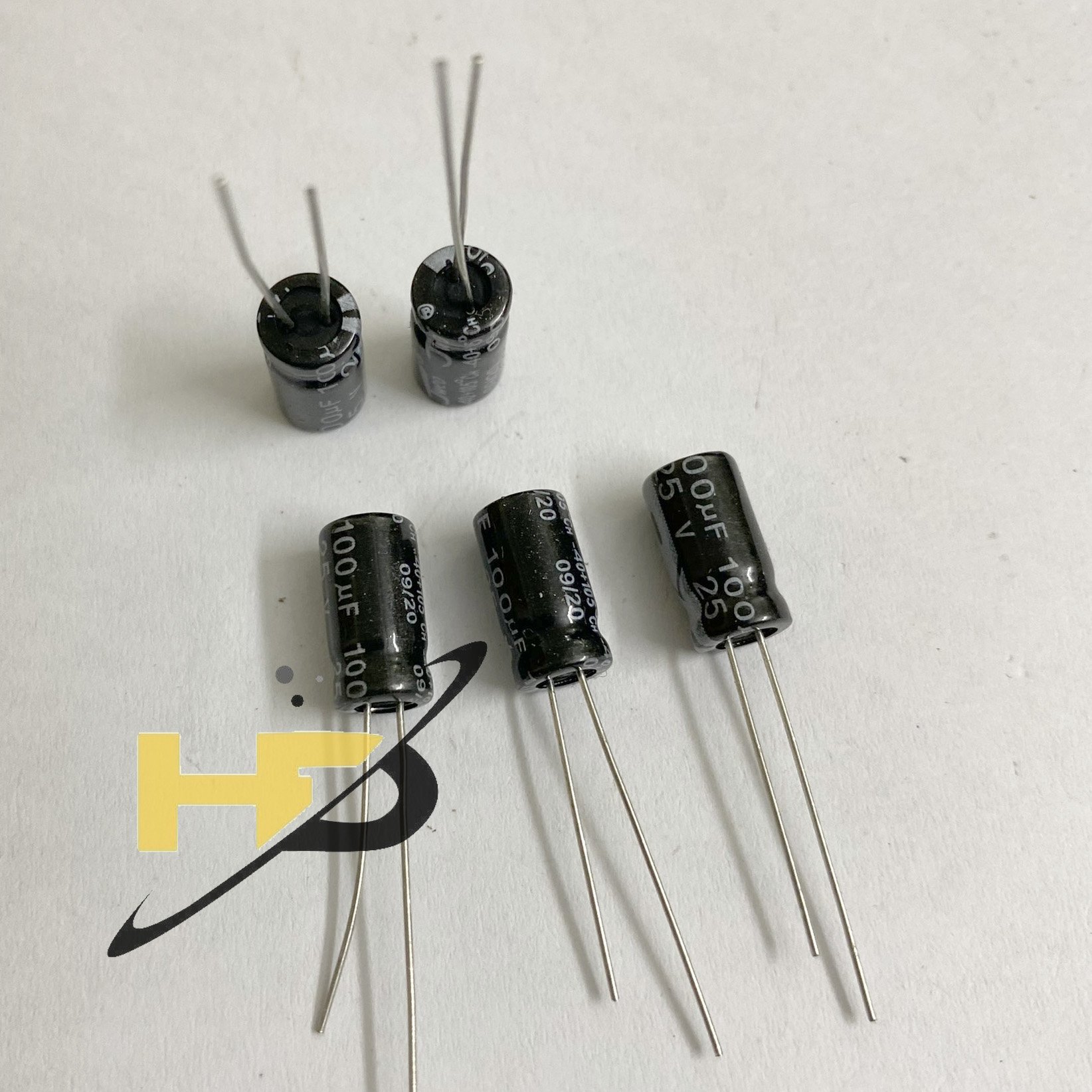 Bộ 20 Con Tụ 100uF 25V, Tụ Hóa Phân Cực 100uF 25V Kích Thước 6x12mm