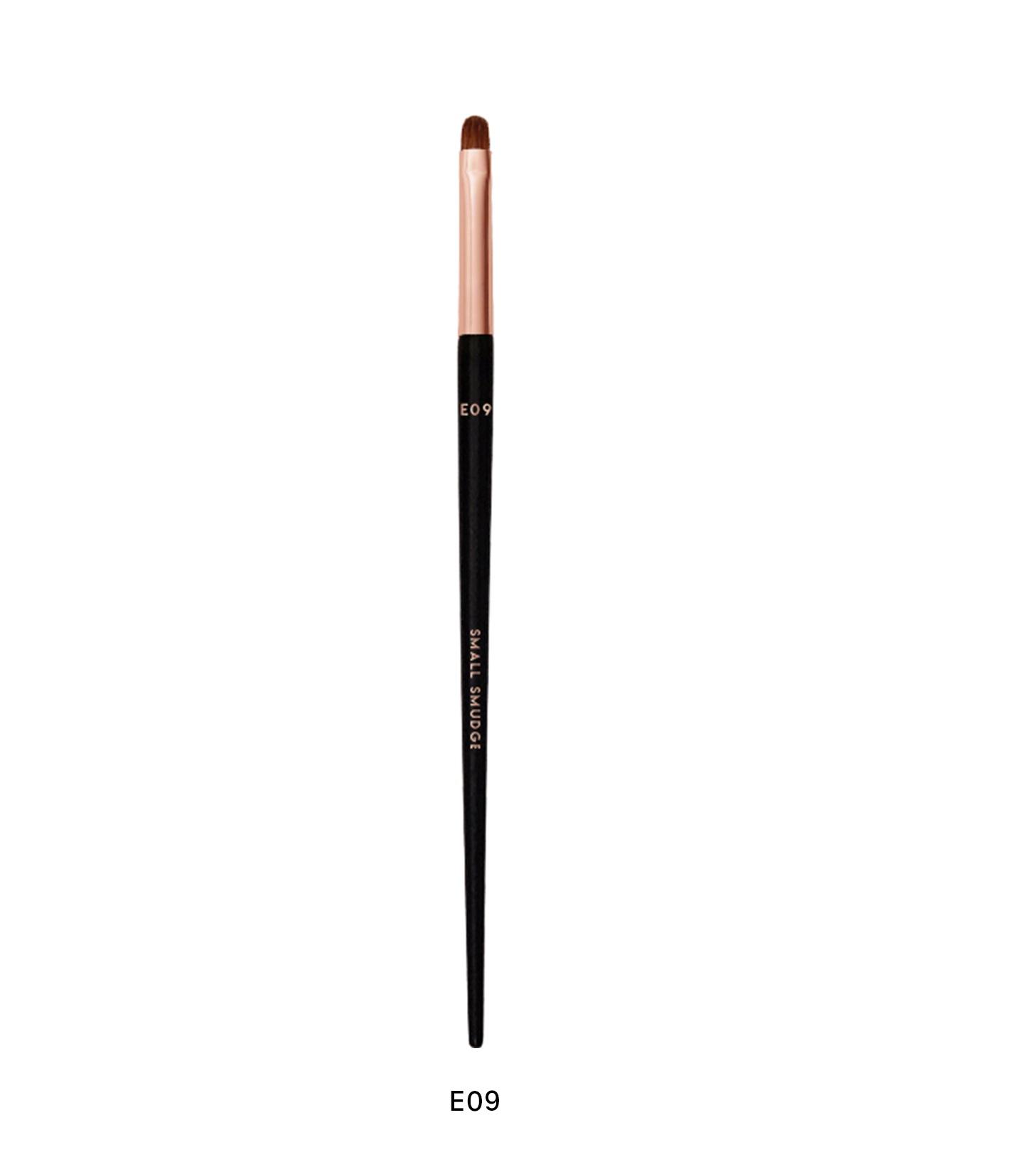 Vacosi Cọ Nhấn Đuôi Mắt Smudge Pro Brush E09