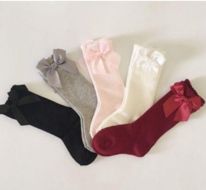 Set tất cao cổ nơ dành cho bé gái siêu đáng yêu