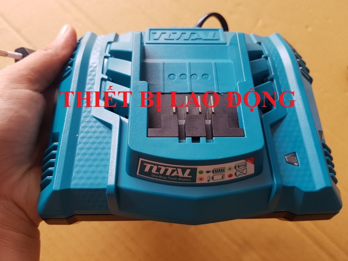 Sạc nhanh thông minh 20V Total TFCLI2003 - TFCLI2003