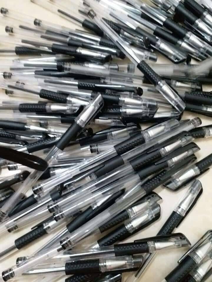 BON001 - Sét 100 bút bi nước mực đen