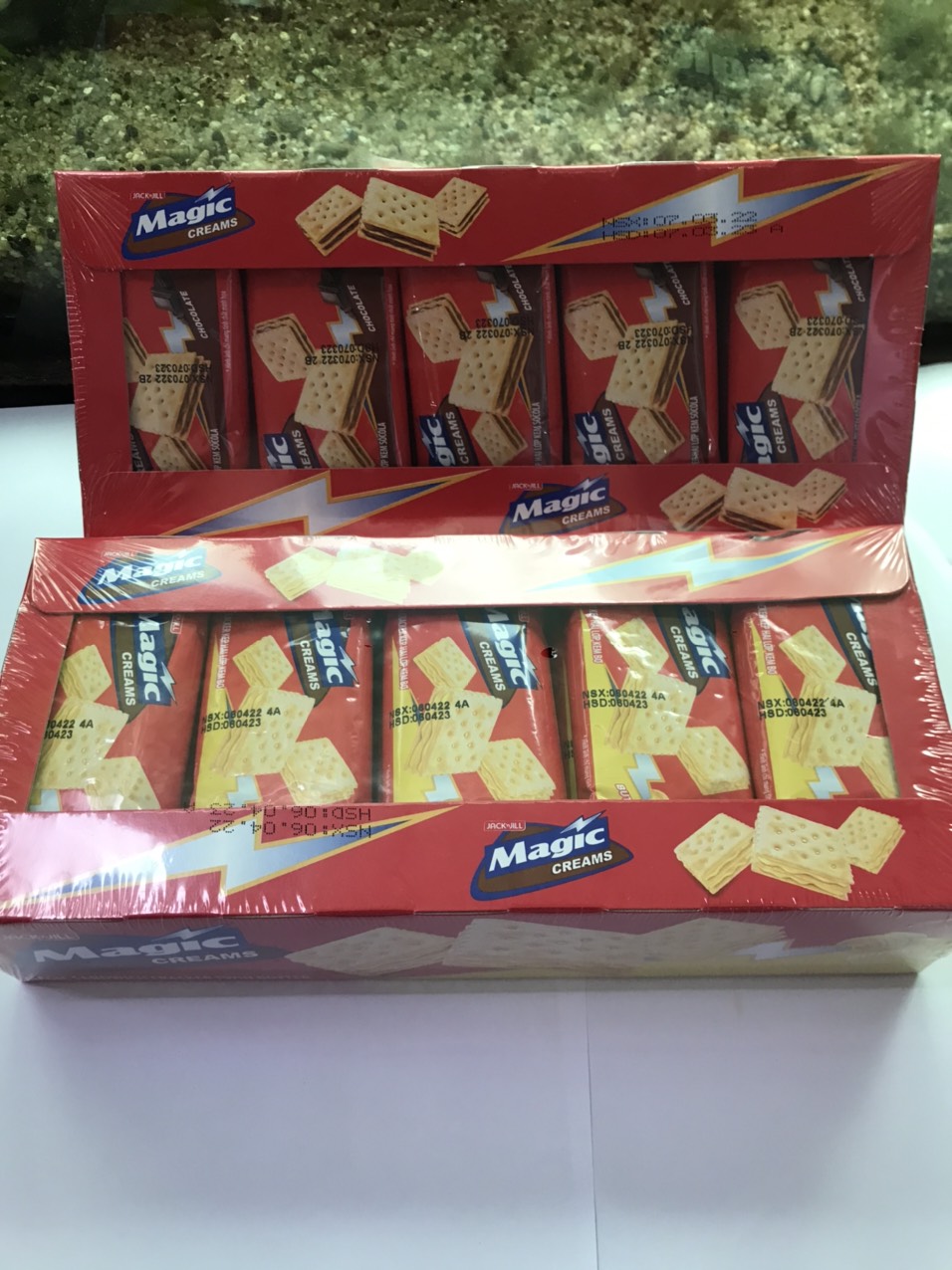 Bánh Magic Cracker Siêu Giòn Hai Lớp Kem Bơ (Hộp 20 gói)