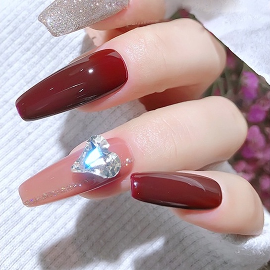 Đá Khối Hình Tim Đính Móng
