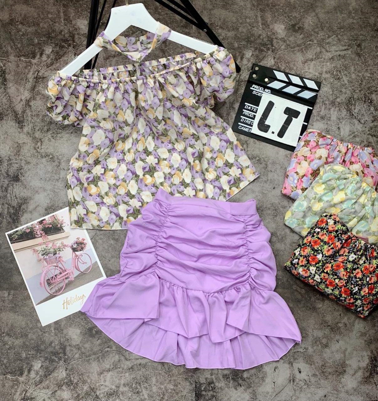 Set áo hoa cúc trễ vai chân váy dúng kiểu
