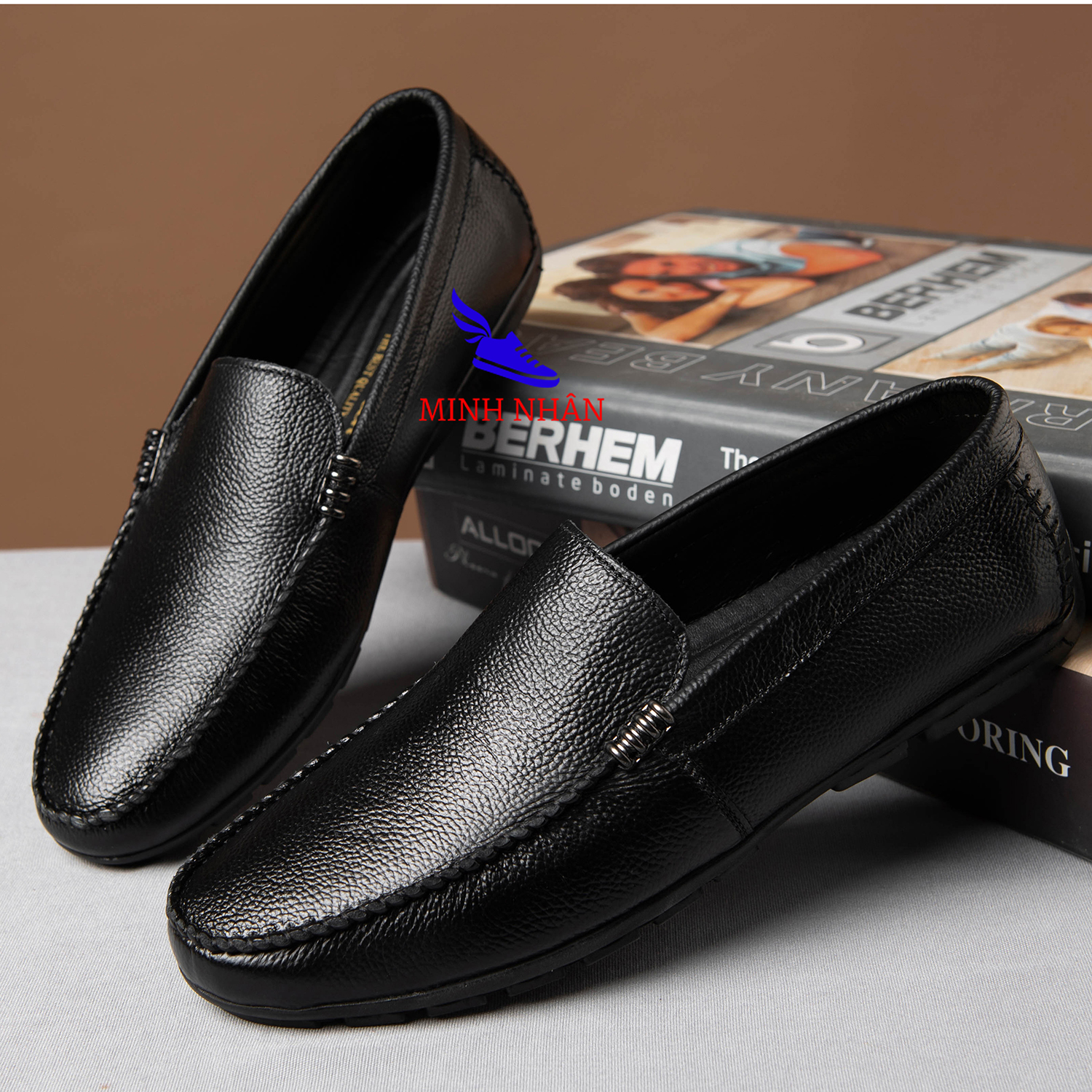 Minh Nhân- Giày Lười Nam Chất Liệu Da Bò Mềm Mại Đế Cao Su Khâu Chỉ Dù Siêu Êm Chân Giày da bò đế bệt đơn giản thương hiệu sang trọng giá rẻ M-2 màu đen