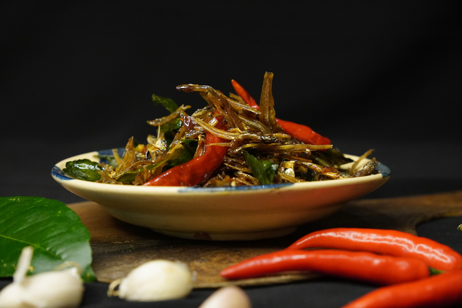 Cá cơm rim lá chanh đậu phọng bùi mặn ngọt - 150gram