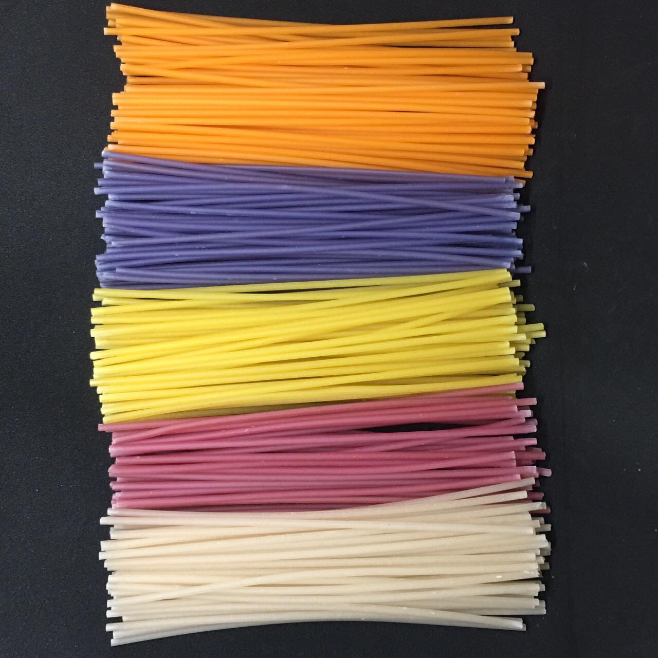 Bánh canh ống rau củ ngũ sắc FUMA 500gr/gói (gạo trắng, hoa đậu biếc, dành dành, lá cẩm, gấc)