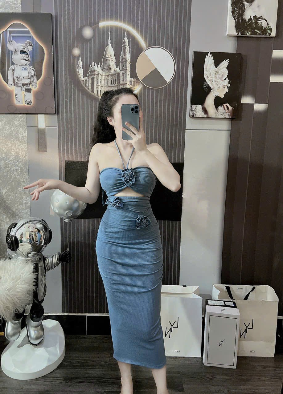 Đầm body yếm hoa LL
