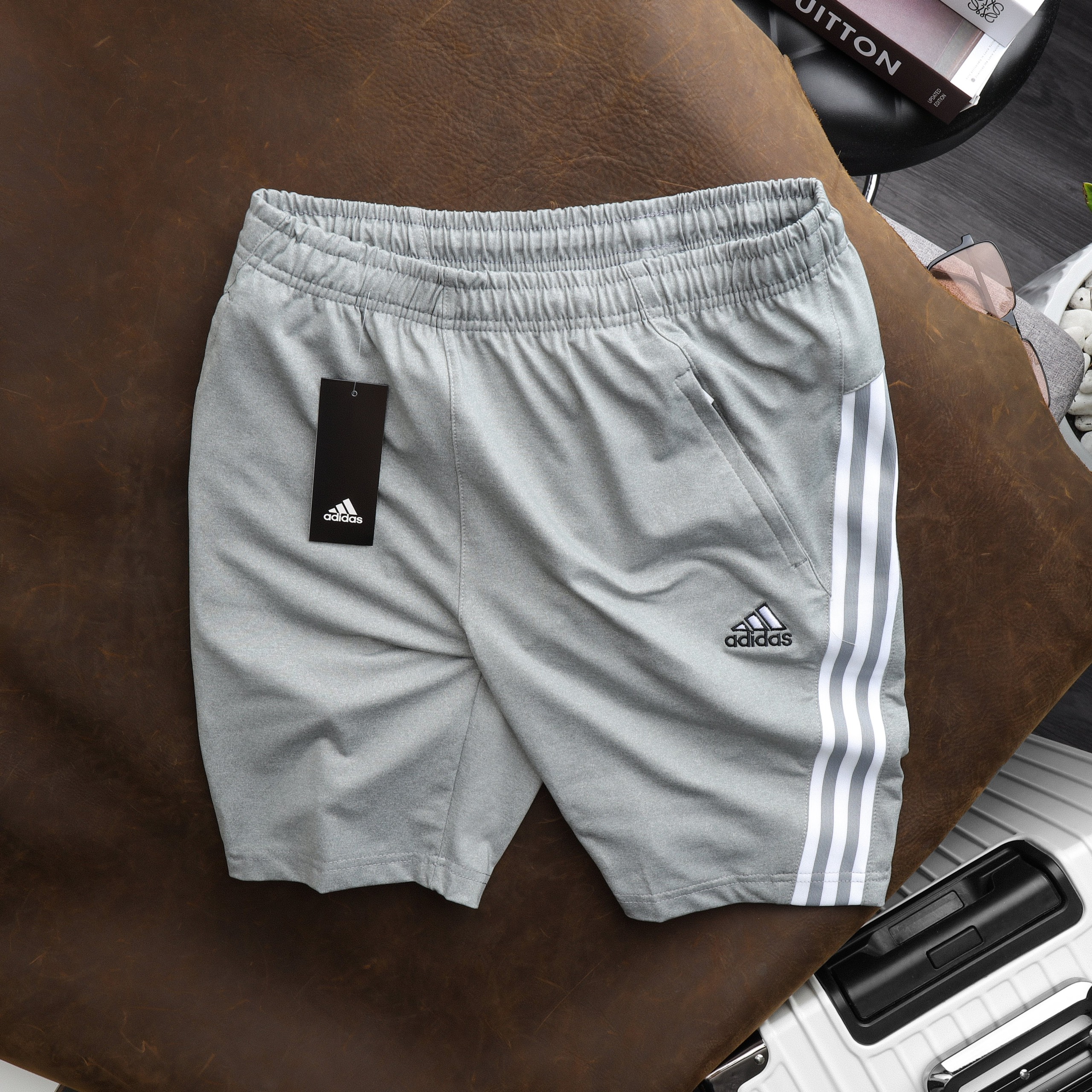 Quần Short Adidas 3 sọc chéo logo ADIDAS