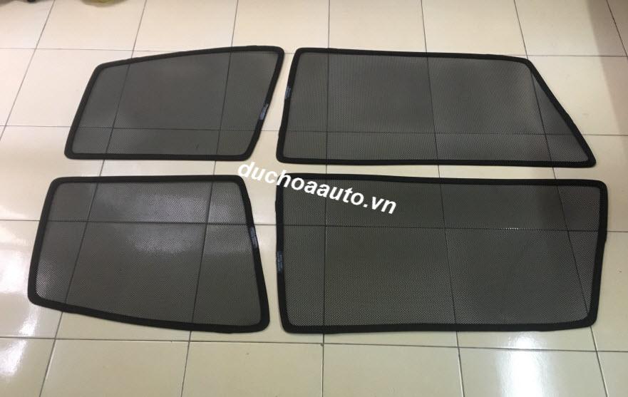 Tấm che nắng kính sườn xe Innova 2007-2015