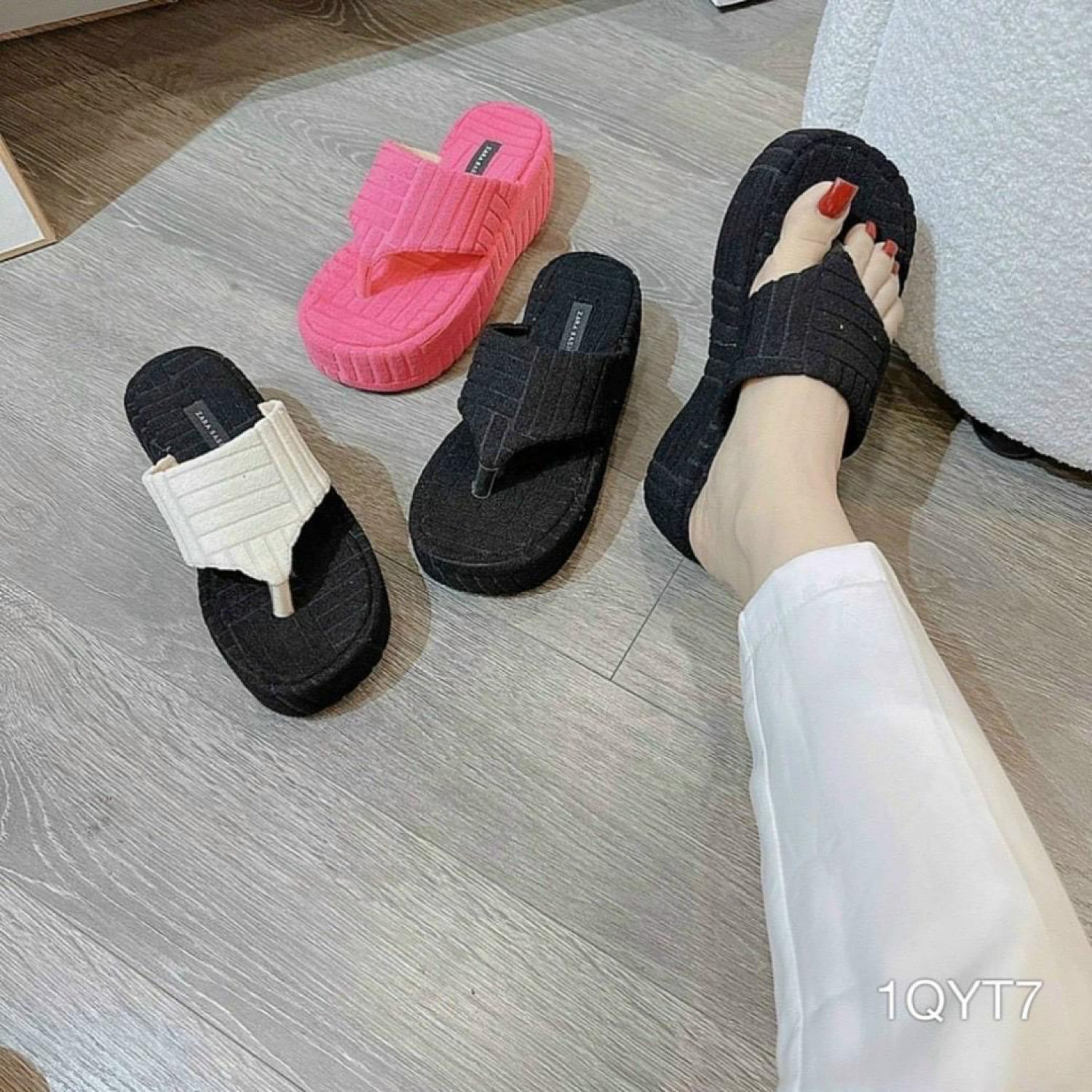 Dép xuồng kẹp đế bánh mì nhung gân hot quai tam giác