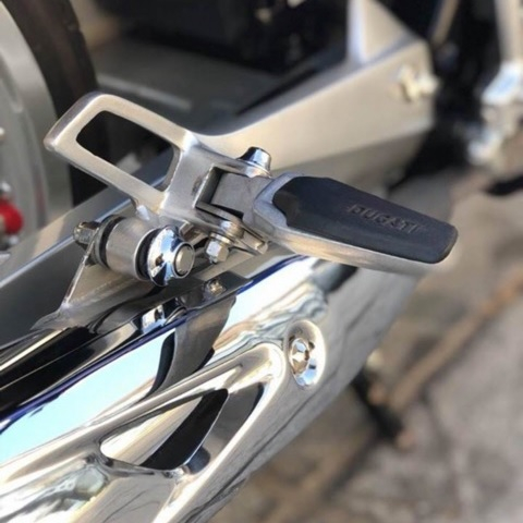 GÁC CHÂN SAU KIỂU DUCATI MÀU BẠC